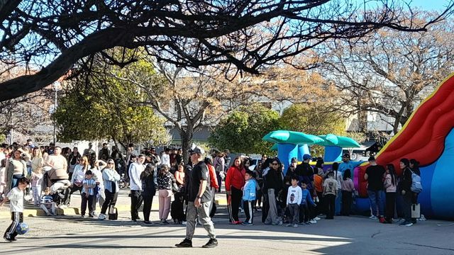Día del Niño: la Plaza Belgrano se llenó de familias y actividades