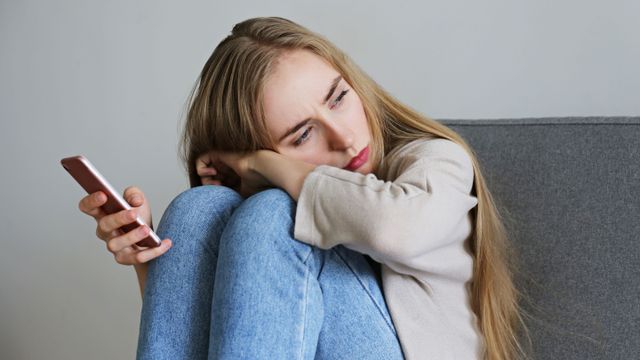 Por qué pasar tanto tiempo en redes sociales puede ser un síntoma de depresión.