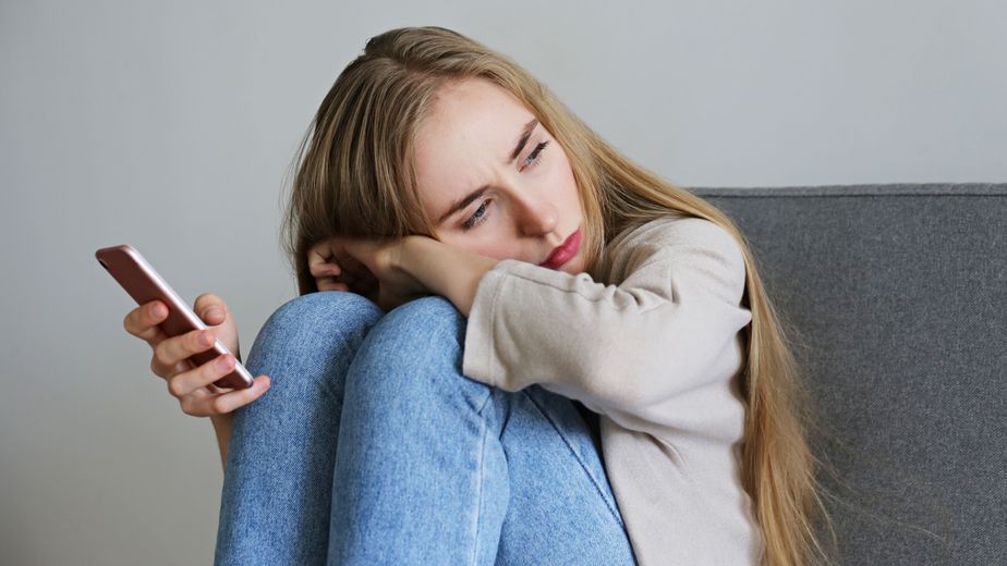 Si pasas más de dos horas y media en las redes sociales, podría haber síntomas de depresión, según un estudio
