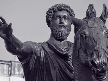 Marco Aurelio, filósofo y emperador: "Me he preguntado a menudo cómo es que cada individuo da menos valor a su propia opinión que a la de los demás" y la trampa moderna de la validación constante