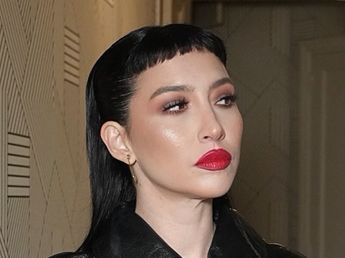 Sofía Gala Castiglione se sumó a la tendencia del micro flequillo estilo "baby bangs" y arrasó con un look glam rock