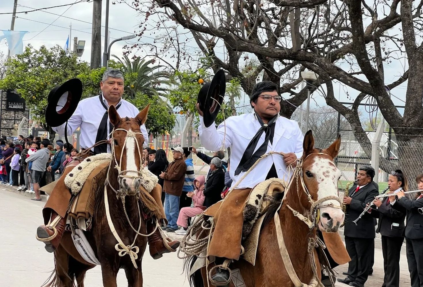 La celebración del 69º aniversario del barrio Alberdi tuvo también la impronta tradicionalista del gauchaje jujeño.