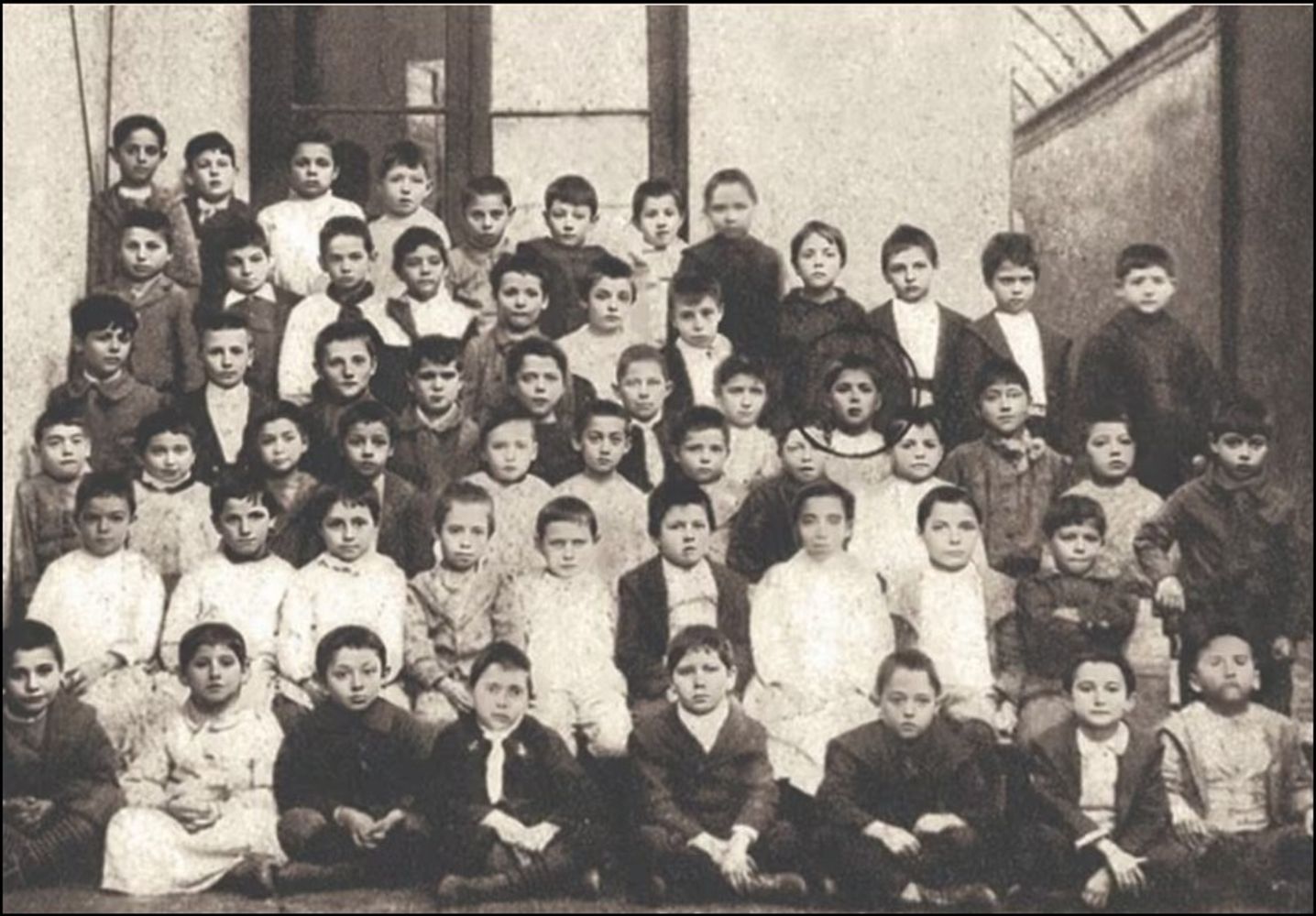 La escuela porteña que podría esconder un capítulo desconocido de la infancia de Carlos Gardel.