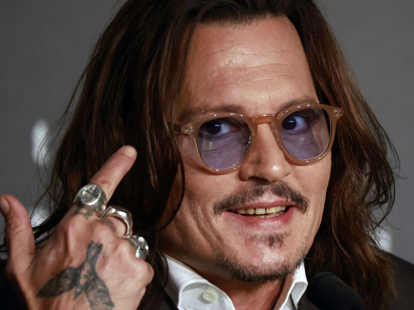 Jerry Bruckheimer confirmó que mantiene conversaciones con Johnny Depp mientras avanza el guion de la nueva entrega.