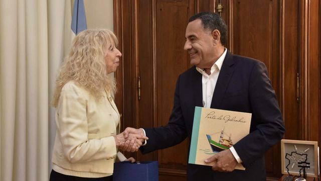El ministro Regino Amado recibió a la cónsul honoraria Marta de Sousa, quien invitó al acto conmemorativo del 7 de septiembre en la Casa Museo de la Ciudad.