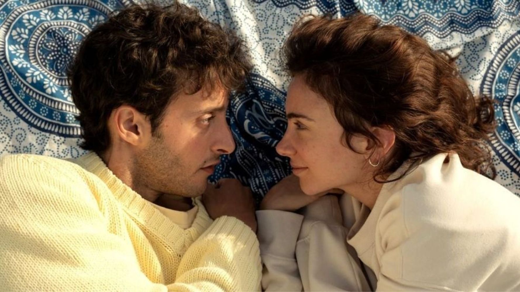 La miniserie cuenta con una temporada de cinco episodios y ya está disponible en Netflix.