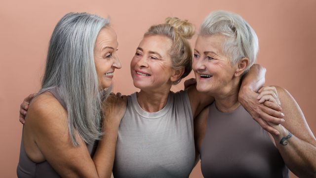 La mejor forma de cuidar el pelo una vez que te salen canas.