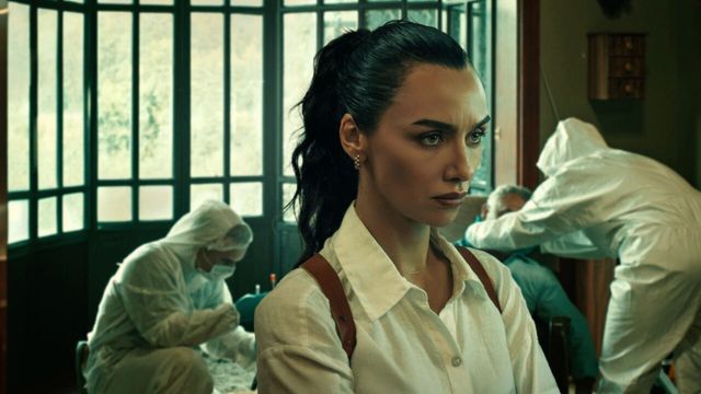 La producción combina investigación criminal, drama y suspenso.