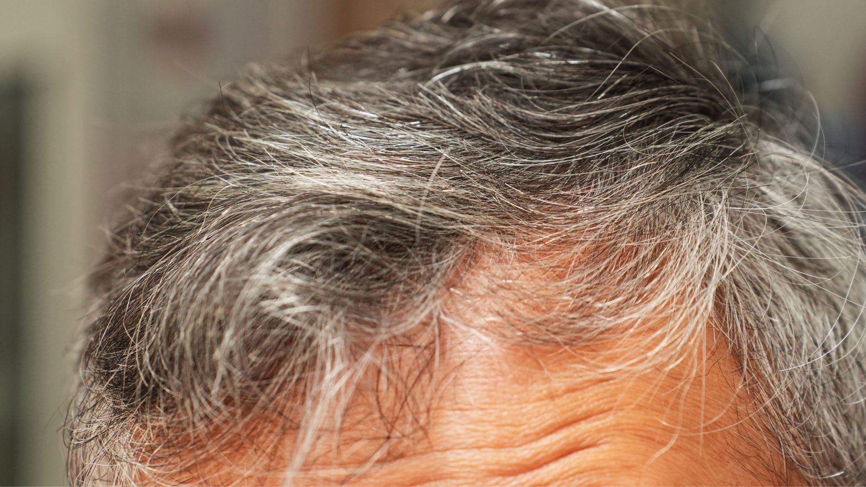 Cuál es el mejor shampoo para las personas que tienen canas.