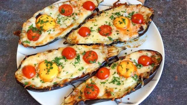 María, cocinera: "Las berenjenas más ricas y sanas no se fríen, se cocinan con queso y un puñado de nueces"