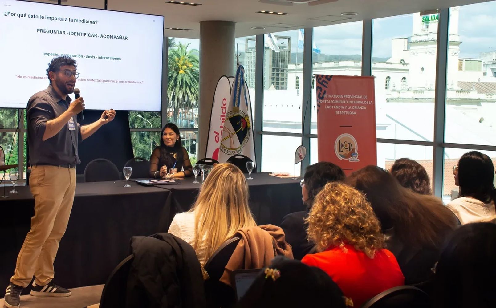 El presidente de la Asociación de Bancos de Leche Humana de Argentina (ABLHAr), Martín Sapag, destacó el trabajo que realizan los equipos de salud de Jujuy en materia de lactancia, como se expuso en el congreso en el Cabildo.