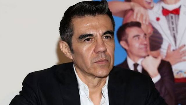 Adrián Uribe.