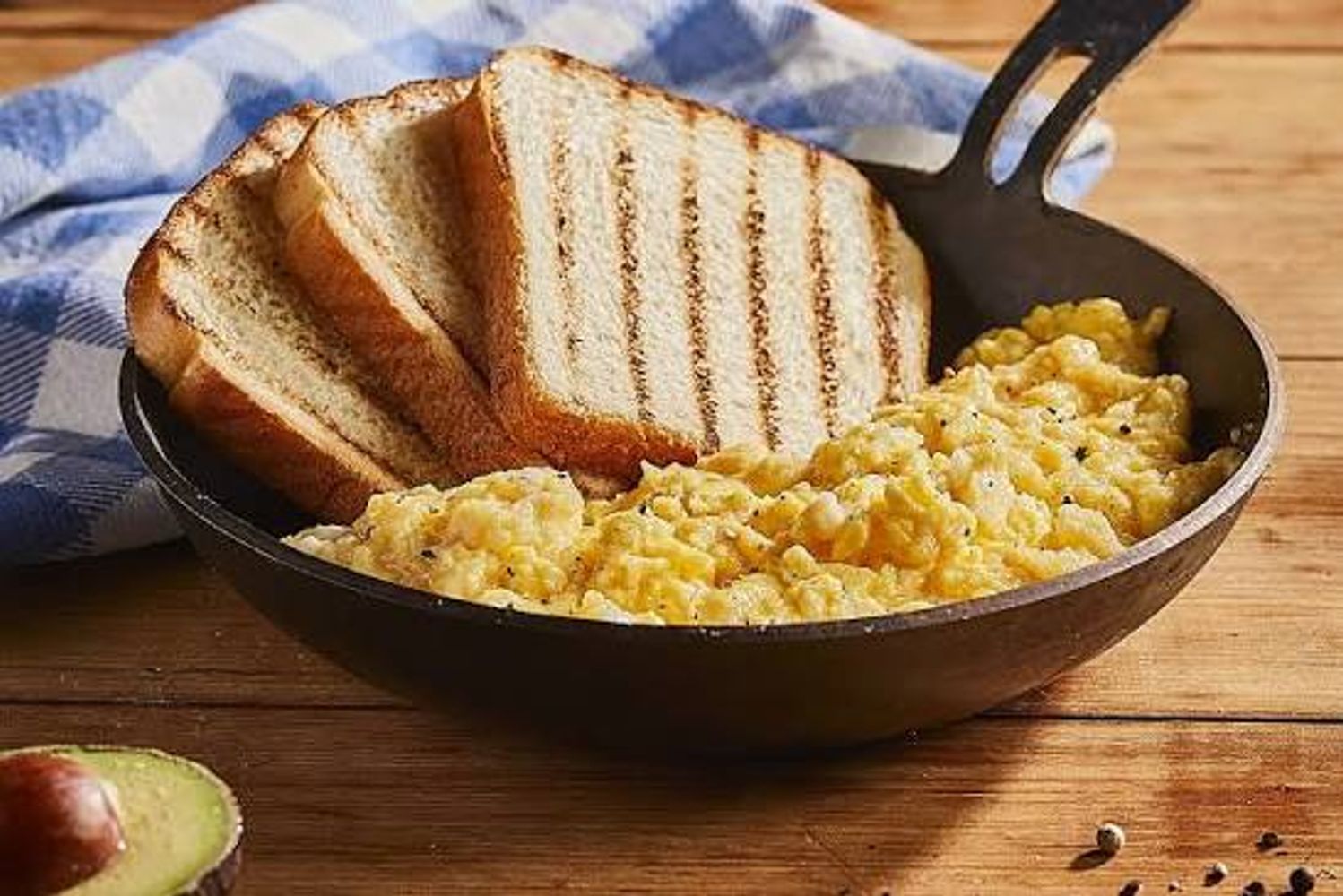 Júlia Farré, nutricionista: "El desayuno perfecto para bajar de peso no tiene aceite ni pan sino este pescado con proteína"