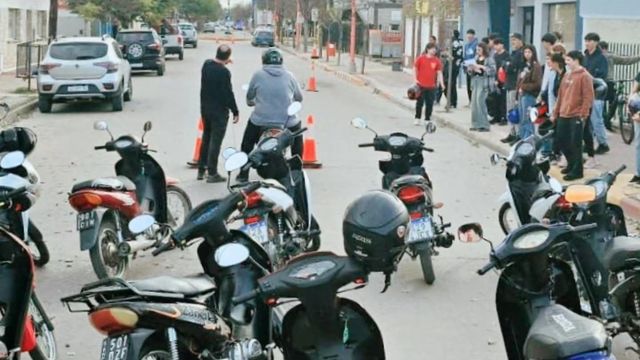 Jóvenes de Arroyito se capacitan junto con el Municipio para obtener su primera licencia de conducir