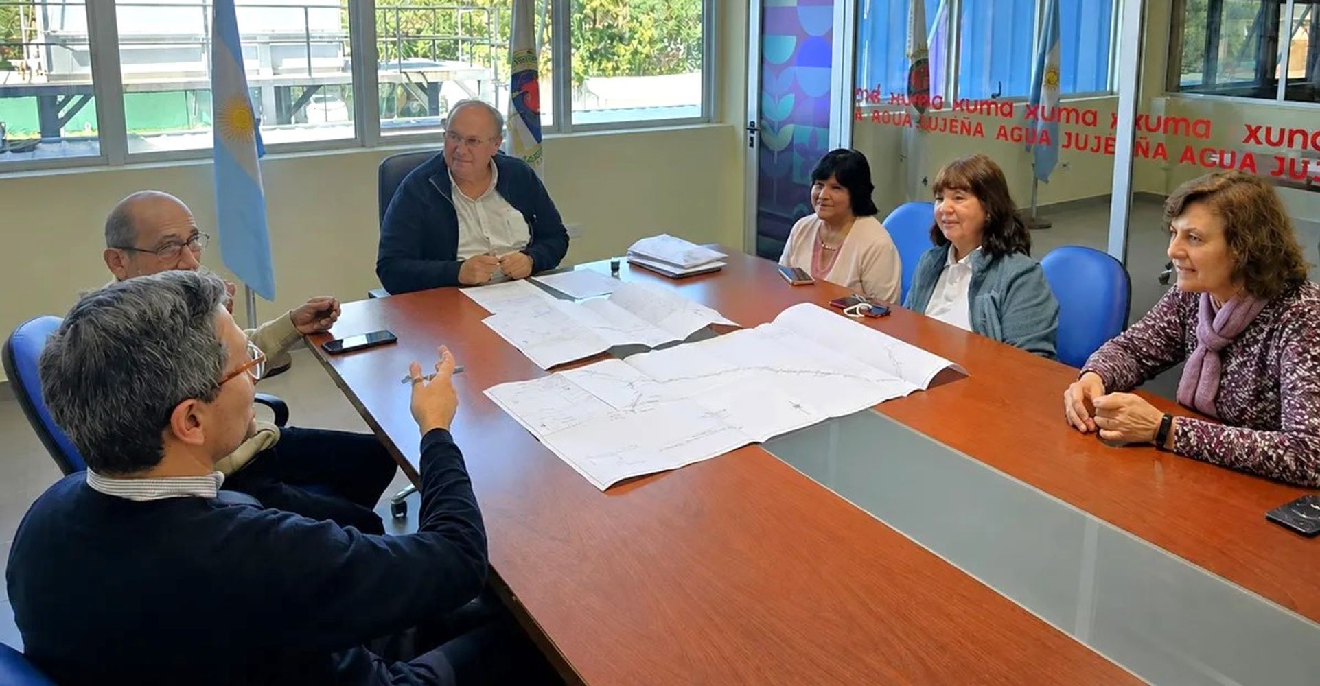 Con la formalización del convenio, concretada este miércoles, el Gobierno provincial y Agua Potable de Jujuy consolidan un paso clave en infraestructura sanitaria para elevar la calidad de vida en San Guillermo II, se dijo en la reunión.