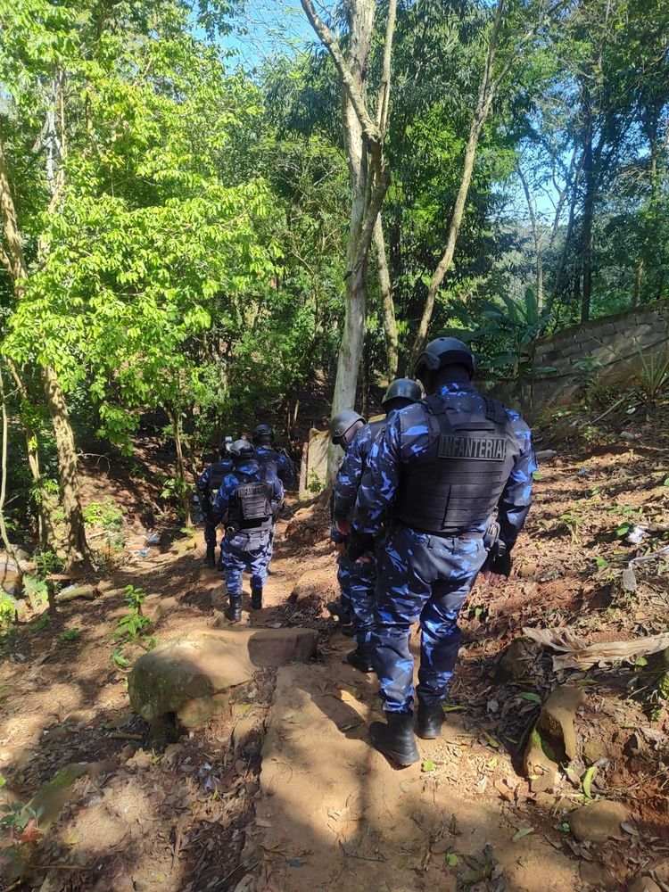 Puerto Iguazú: secuestraron vainas y un proyectil durante un allanamiento por el tiroteo vinculado a una muerte en Paraguay.