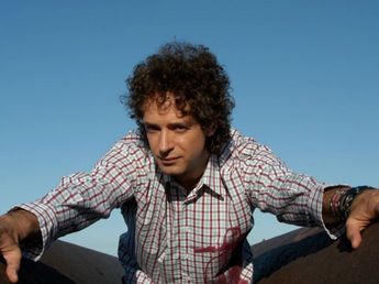 En el aniversario de su fallecimiento, así se vería Gustavo Cerati a sus 67 años, según la Inteligencia Artificial