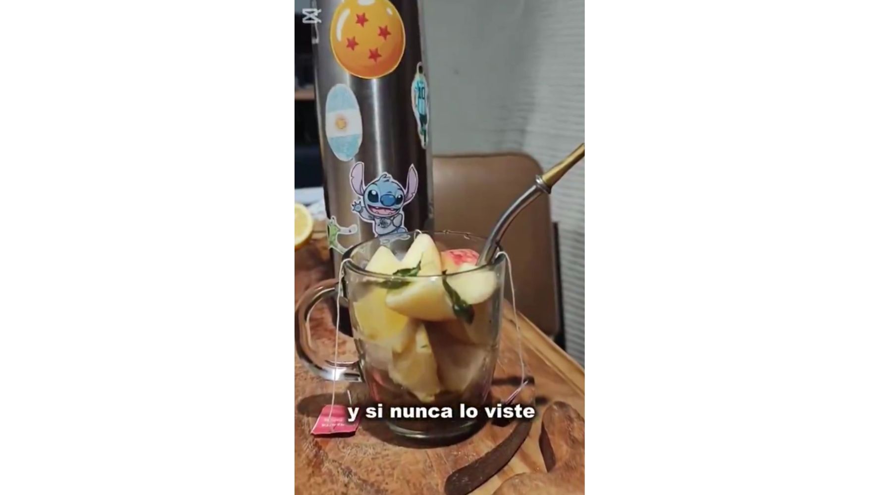 Así es el mate de té, típico de Entre Ríos. 