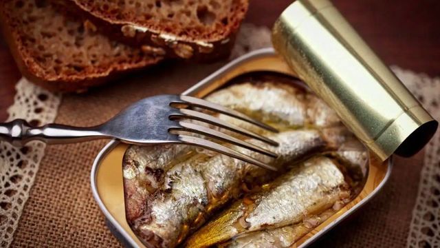 Júlia Farré, nutricionista: "El desayuno perfecto para bajar de peso no tiene aceite ni pan sino este pescado con proteína"