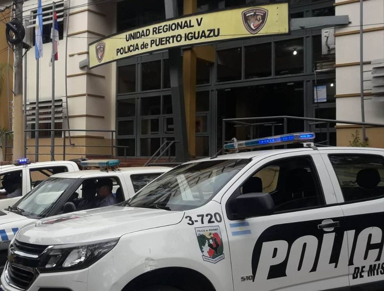Celulares, visitas íntimas y presuntos cobros: investigan una trama de irregularidades en una comisaría de Iguazú.