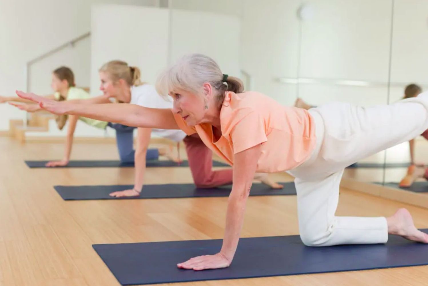 Los expertos en salud coinciden: "Ni nadar ni caminar, a partir de los 50 años es necesario hacer pesas y trabajar la musculación"