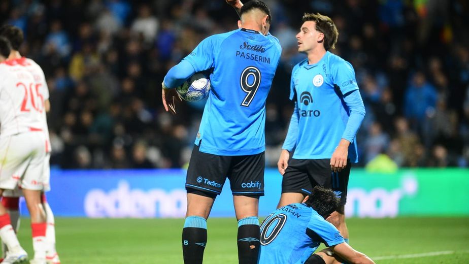 En Belgrano salieron a respaldar a Lucas Passerini por el penal malogrado