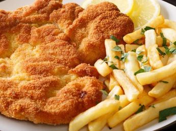El truco del chorrito de vinagre en las milanesas: por qué lo usan en los restaurantes y cómo aplicarlo bien