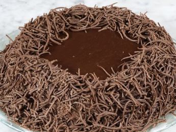 Torta bombón sin TACC de Maru Botana: la receta húmeda de chocolate, dulce de leche y café apta celíacos