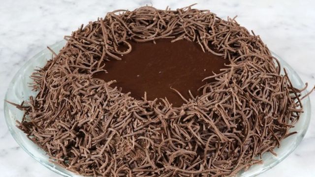Torta bombón sin TACC de Maru Botana: la receta húmeda de chocolate, dulce de leche y café apta celíacos