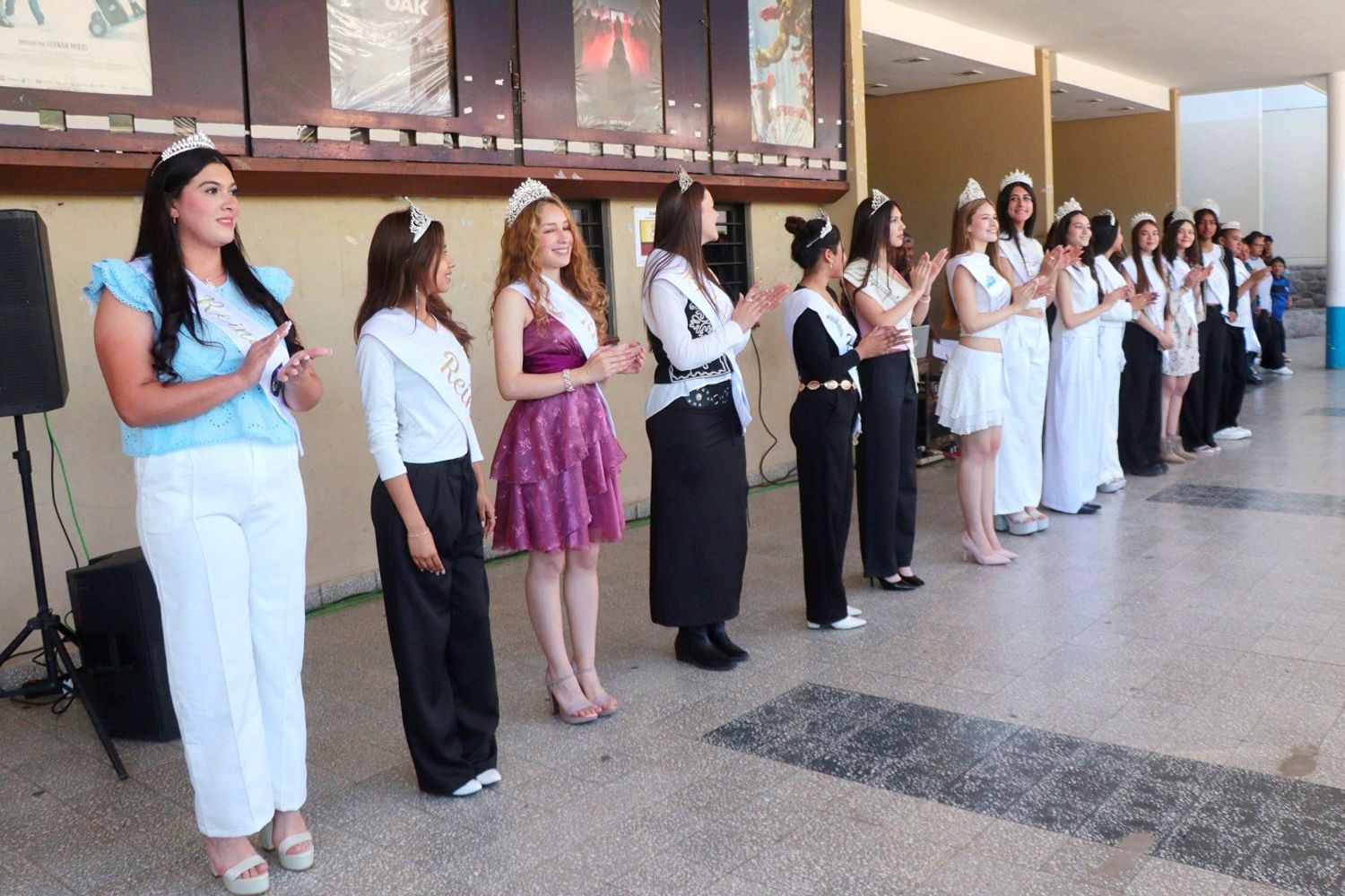 Una intensa agenda de actividades sociales llevó a las reinas estudiantiles de los colegios de Palpalá a recorrer numerosas instituciones, donde fueron cálidamente agasajadas.