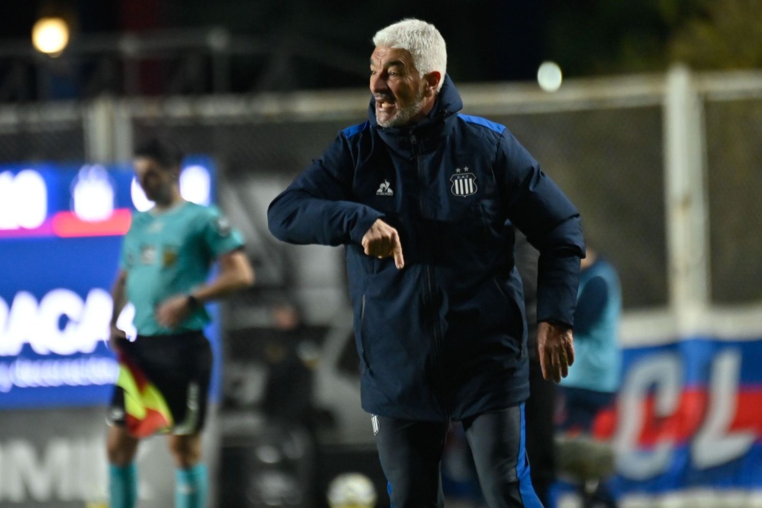 "Tengo confianza, lo vamos a solucionar", aseguró Omar De Felippe, nuevo técnico de Talleres.