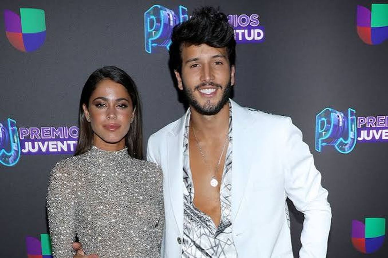 Sebastián Yatra y Tini.