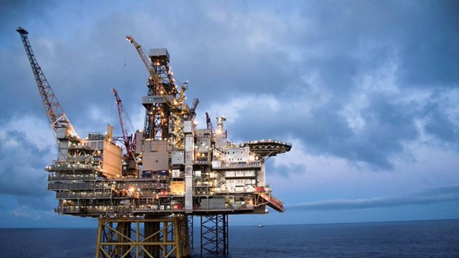 Tres grandes petroleras anunciaron que no prestarán servicios en Malvinas.