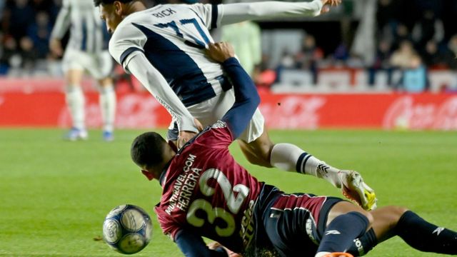 Talleres, con nuevo DT, enfrenta a un San Lorenzo que también cambió de entrenador.