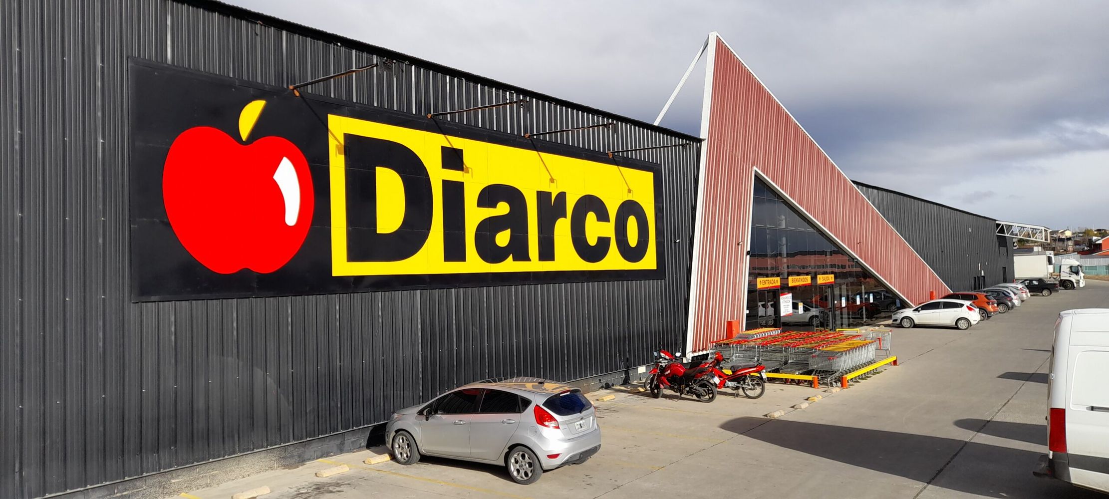 Diarco cerró tres sucursales en menos de un mes.