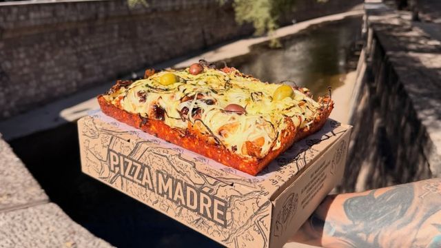 La historia de la pizza con masa madre que le dio color y sabor a La Cañada de Córdoba y llegó Europa.