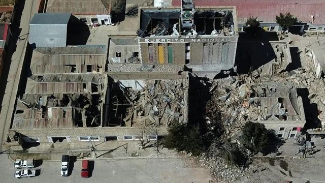 Aumentó a tres este sábado la cantidad de fallecidos en las explosiones registradas en dependencias militares emplazadas cerca de la capital boliviana La Paz.