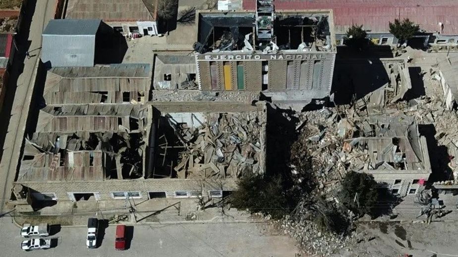 Aumentó a tres este sábado la cantidad de fallecidos en las explosiones registradas en dependencias militares emplazadas cerca de la capital boliviana La Paz.