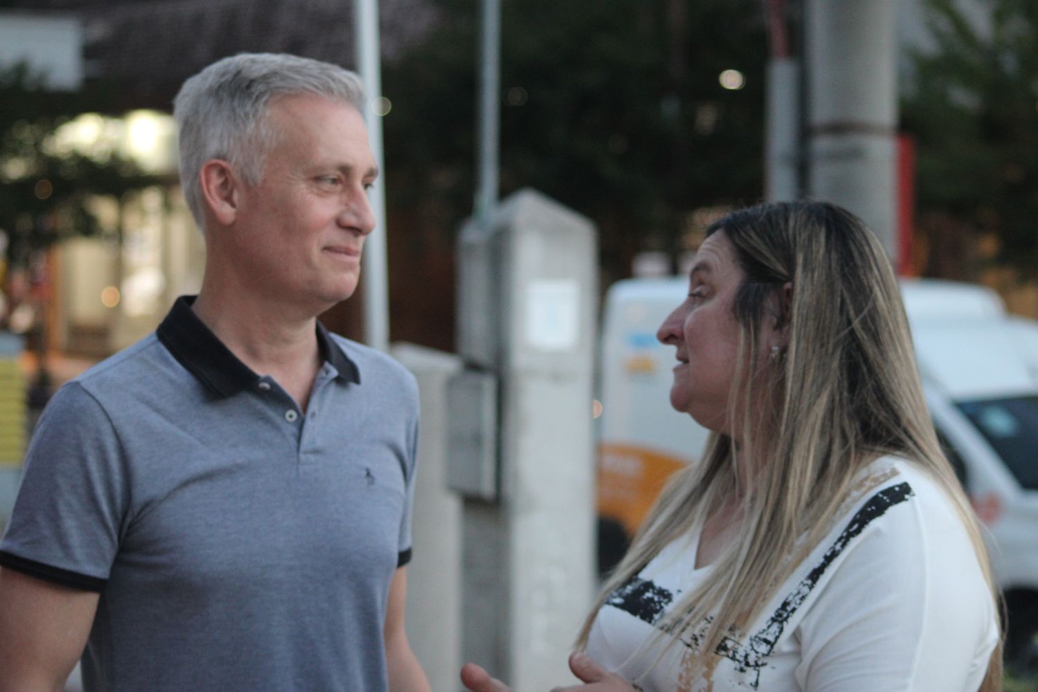 Encuentro del Alfajor en su edición 2025. Esteban Avlés y Andrea Ponce de León, organizadora.