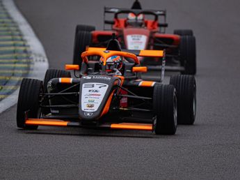 Increíble: Fausto Arnaudo ganó la carrera 3 en Interlagos y se sube a la cima del Campeonato