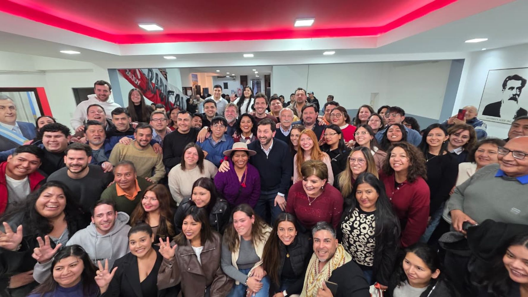 El diputado nacional Pablo Juliano fue recibido en la sede del Comité Provincia por dirigentes y militantes de la UCR de Jujuy interesados en la temática de la participación de los jóvenes en la vida partidaria.
