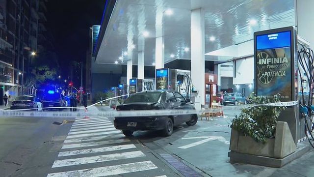 Se peleó con el playero que no le cargó gas a su auto, y apuñaló a dos personas.