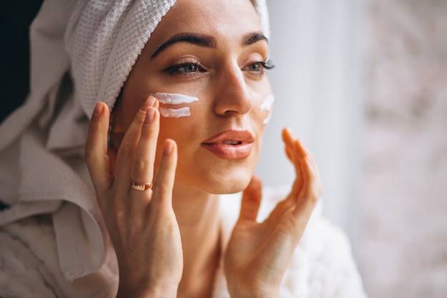 Los expertos en belleza coinciden: "Así puedes aplicar la crema Nivea para rejuvenecer el rostro y eliminar manchas"
