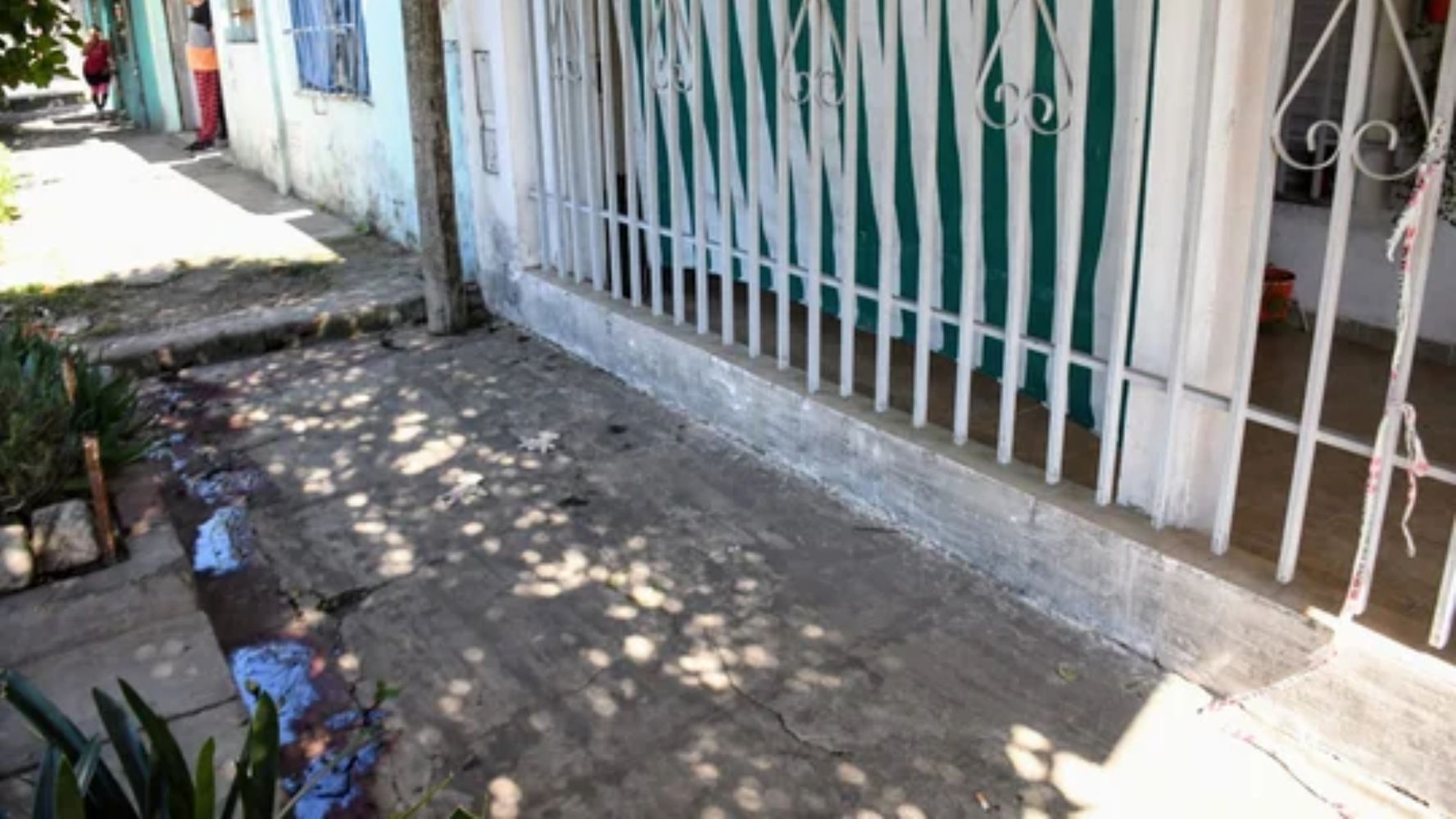 Intentó escapar, perdió el control y sufrió un golpe fatal.