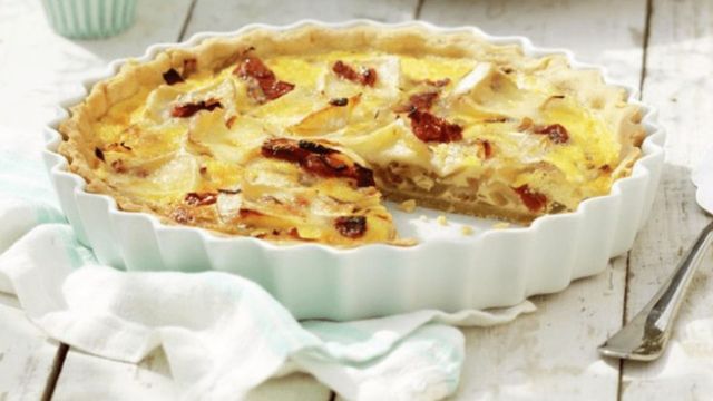 Tarta de cebolla y queso de Maru Botana: el paso a paso para hacer masa casera crocante y un relleno súper cremoso