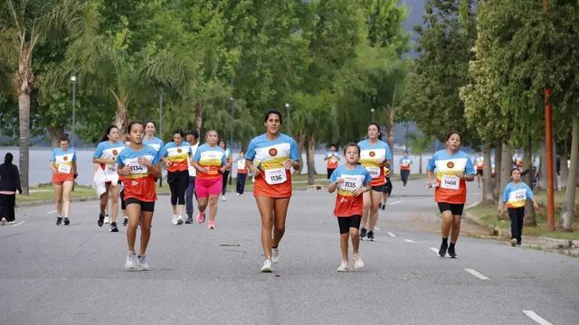 El domingo 1º de noviembre, la costa del lago será escenario de la tercera edición de la Maratón “Carlos Nicandro Paz”, una propuesta que combina deporte, encuentro familiar e identidad carlospacense.