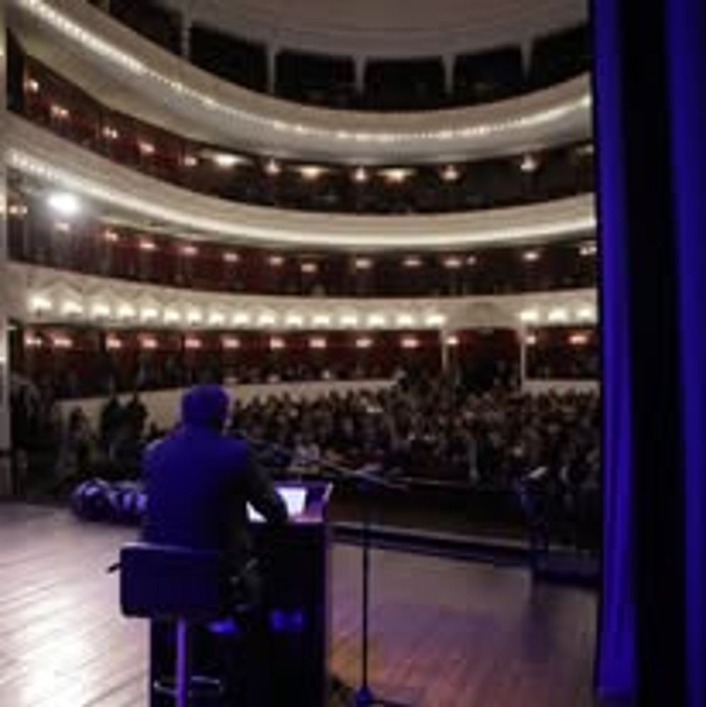El ingeniero y el abogado juraron en el Teatro Alberdi para conducir la Universidad Nacional de Tucumán durante los próximos cuatro años.