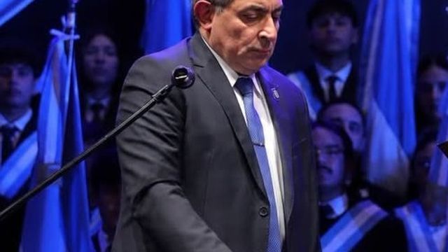 Sergio Mohamed advirtió que el deterioro salarial llevará a un conflicto permanente en la universidad.