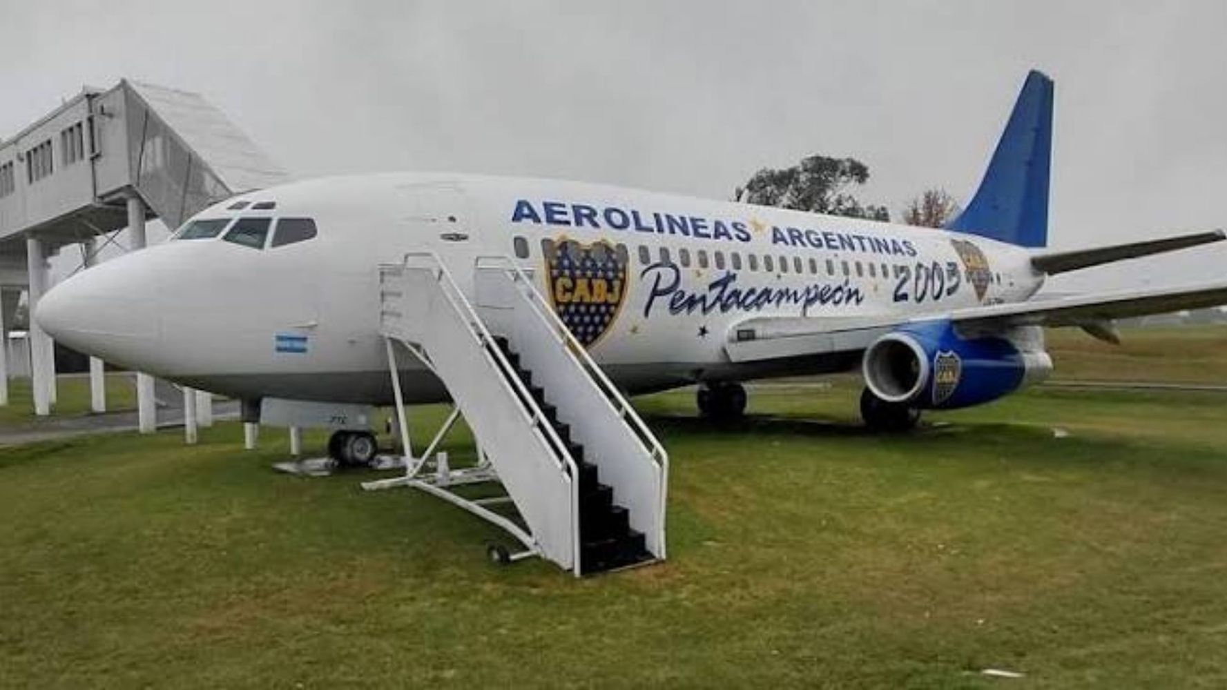 El avión con el que viajó Boca a Japón en 2003.