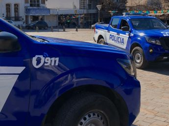 Denuncian que un policía de Córdoba fracturó y amenazó con un arma a un adolescente